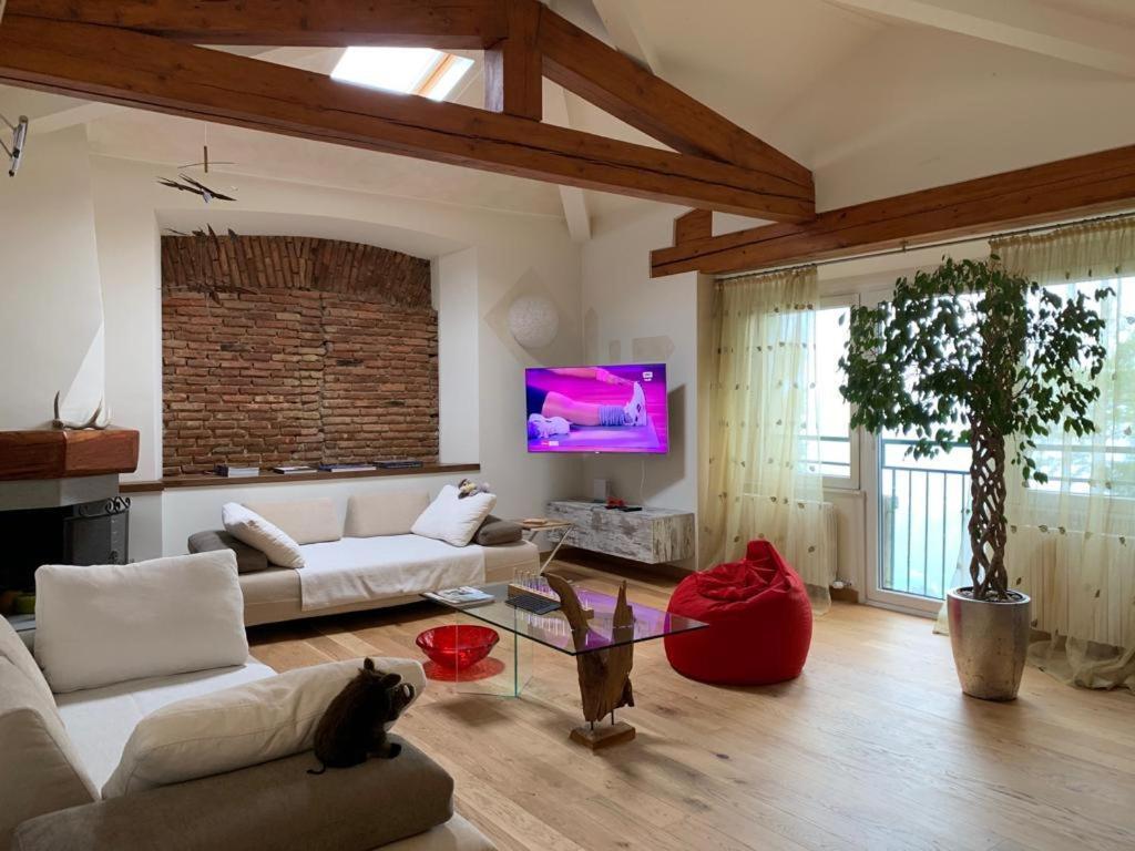 The Cherry Garden House Loft Lusso Lejlighed Brunate Eksteriør billede